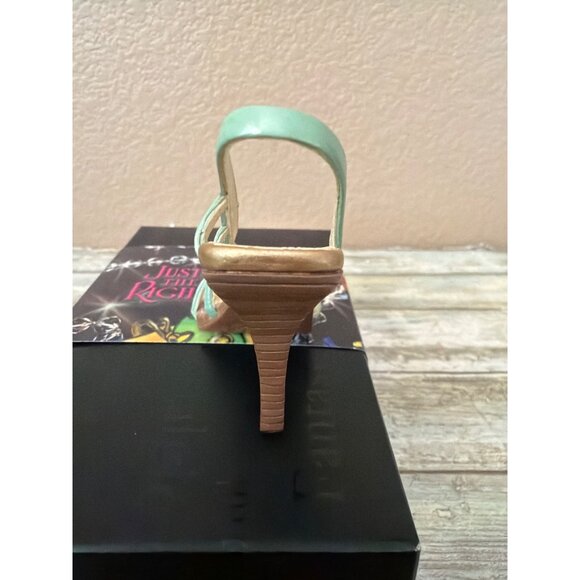 Just The Right Shoe Raine Carlton Cards Intrigue 2006 Mini Shoe Figurine NEW - Picture 7 of 13